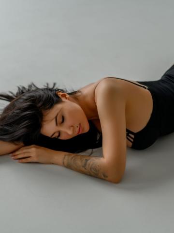 Илона Роковая Брюнетка фото 4